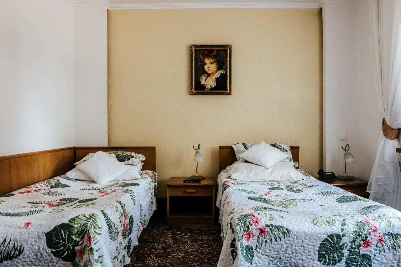 Hotel Marko Перемишль Екстер'єр фото