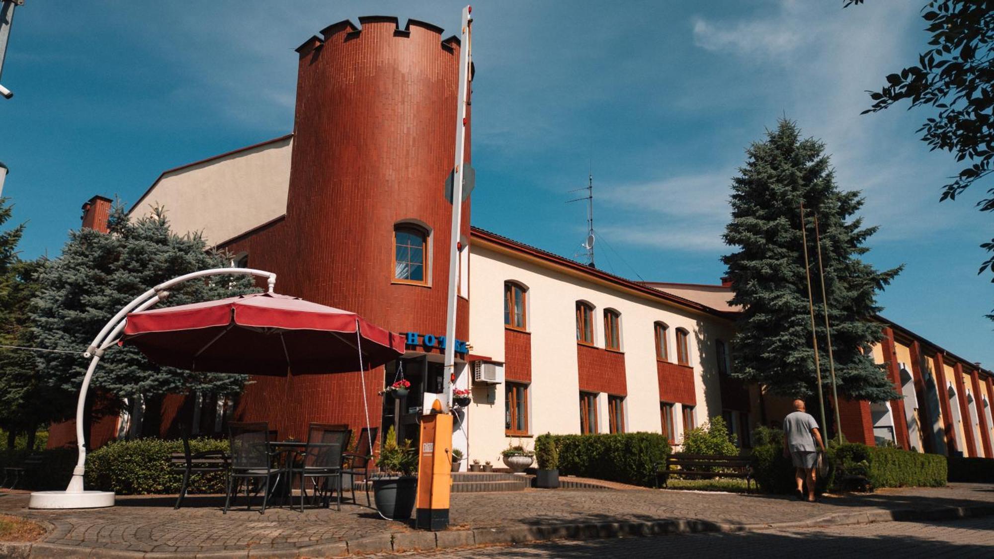 Hotel Marko Перемишль Екстер'єр фото